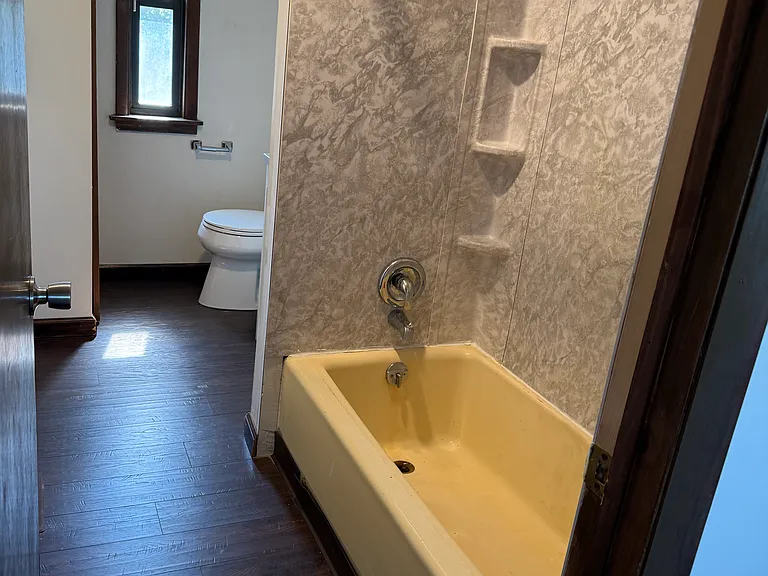 321 Vernon St — Photo 9