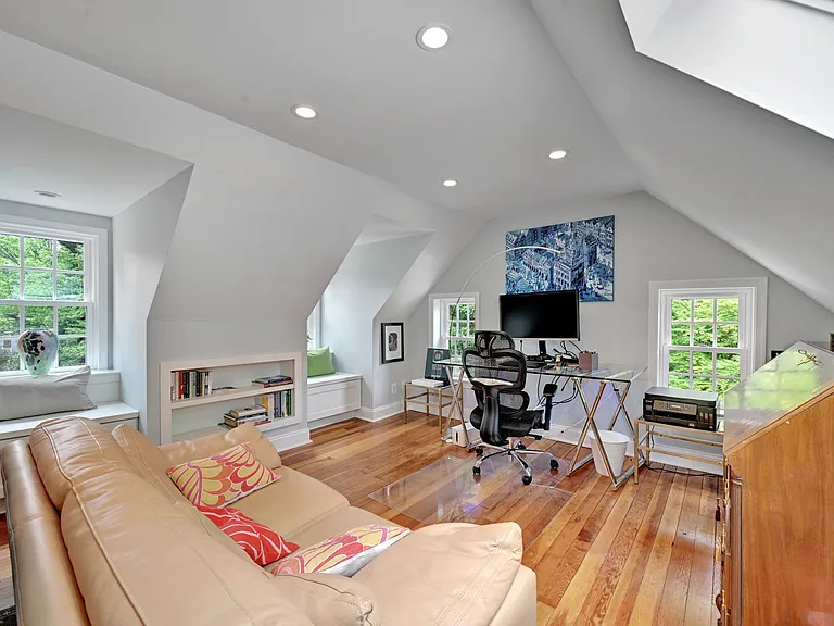 6907 Bradley Blvd — Photo 18