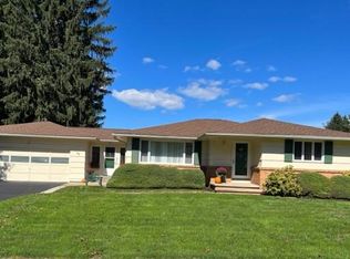 5 Astronaut Dr, Rochester, NY 14609