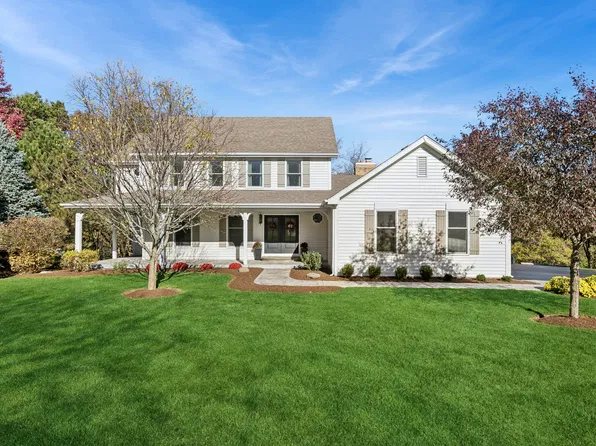 230 Deer Run, Crystal Lake, IL 60012