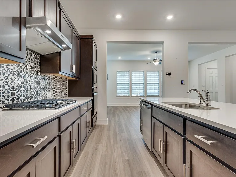 5411 Grand Ave — Photo 8
