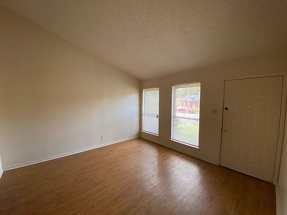 3rd image of 51 Fern Ct