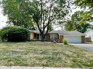 7 McDonald Ct, Champaign, IL 61821