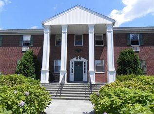 391 Reef Rd #6A, Fairfield, CT 06824