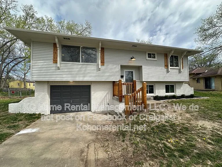 5012 Powell Ave — Photo 1