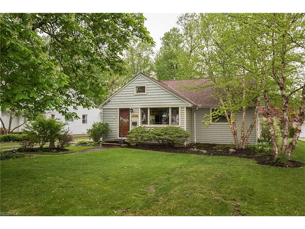 24338 Smith Ave photo 1