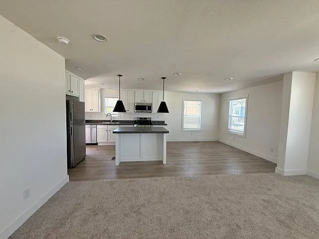3 bed, 2.0 bath, 1160 sqft, $1,795 — Photo 4