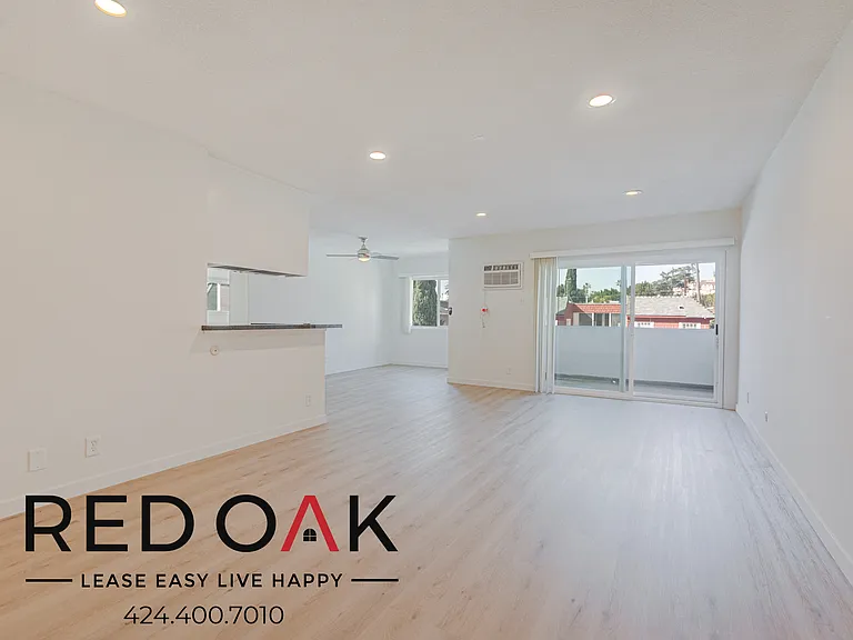1835 Taft Ave #12 — Photo 1