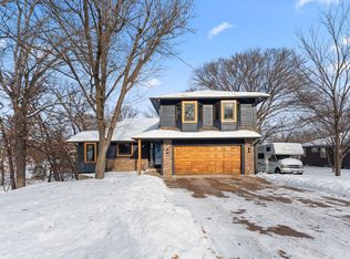 6418 25th St N, Oakdale, MN 55128