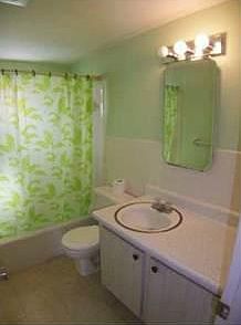 2nd image of 702 N L St APT 3