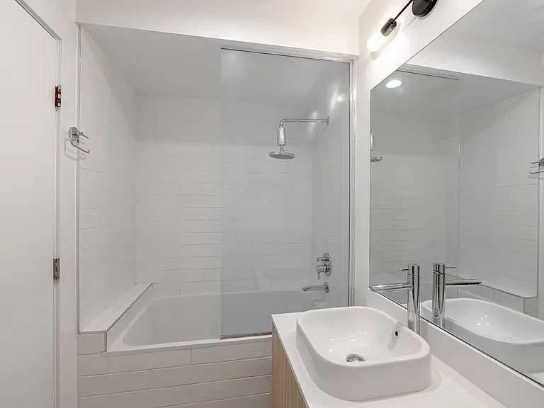 644 3/4 N Commonwealth Ave — Photo 21