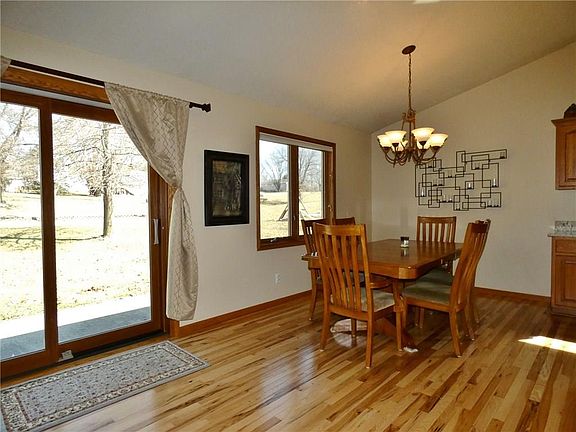 5th image of 144 Terrace Dr