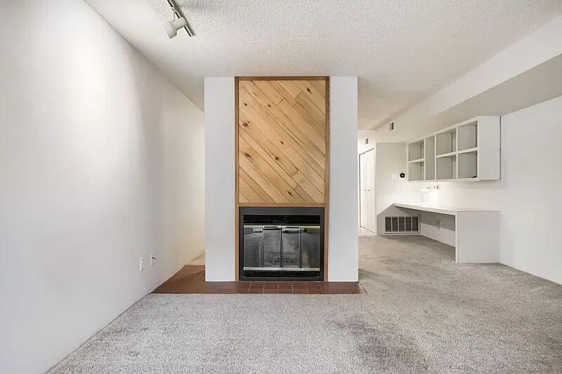 1 bed, 1.0 bath, 950 sqft, $1,300 — Photo 4