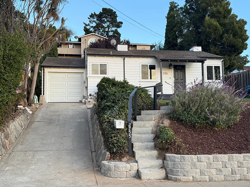 2755 San Carlos Ave