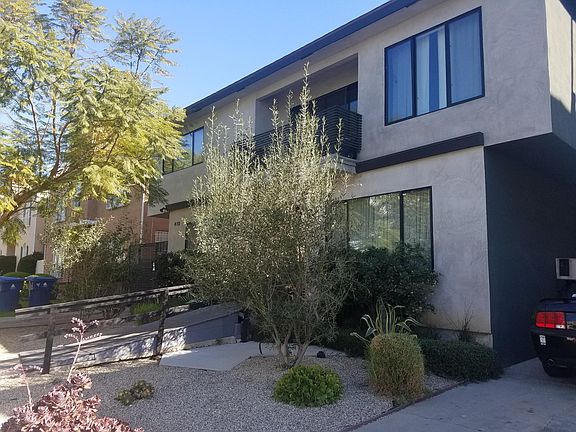 5th image of 410 N Hayworth Ave