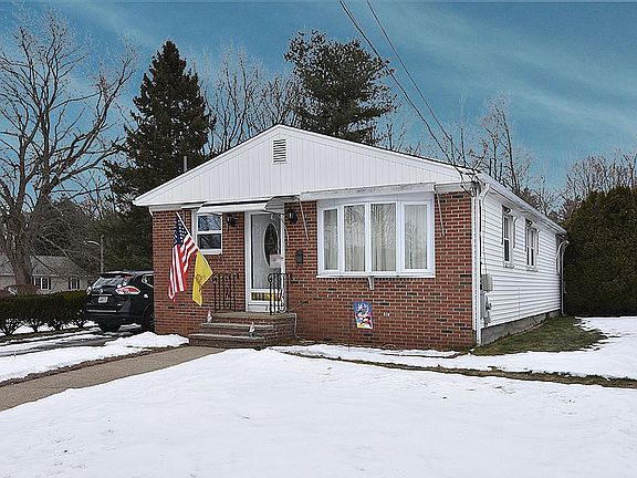 2nd image of 21 Binghampton Ave