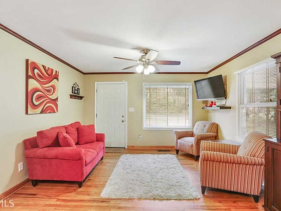 3rd image of 3031 Vine Cir