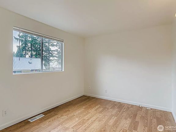 5th image of 12078 NE 137th Ct