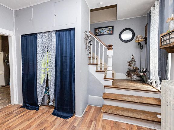 4th image of 222 Margaret STREET