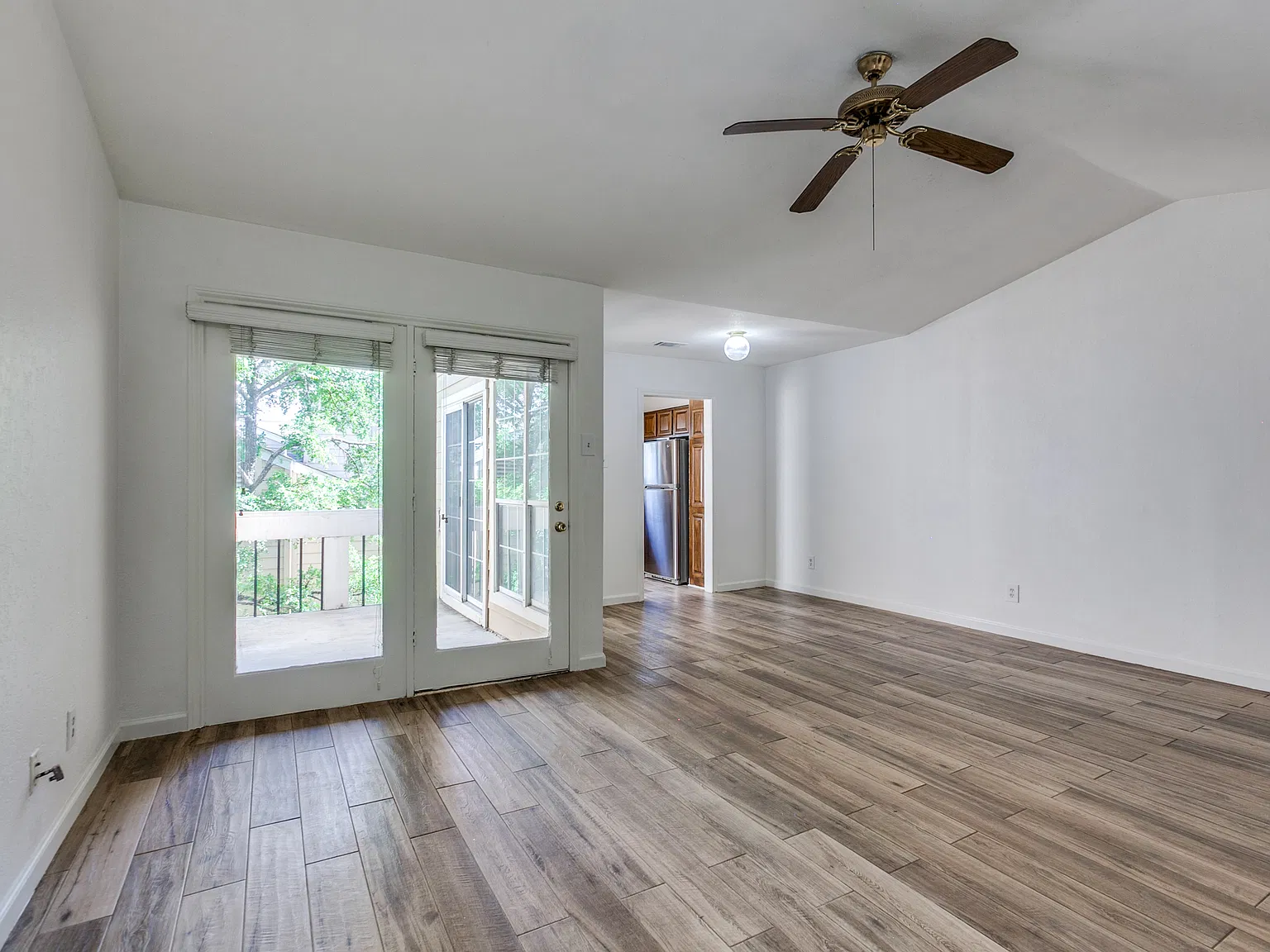 Studio, 546 sqft, $1,200 — Photo 3