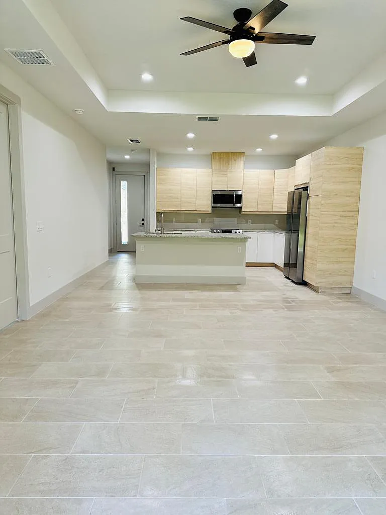15 Slate Blue Pl — Photo 3