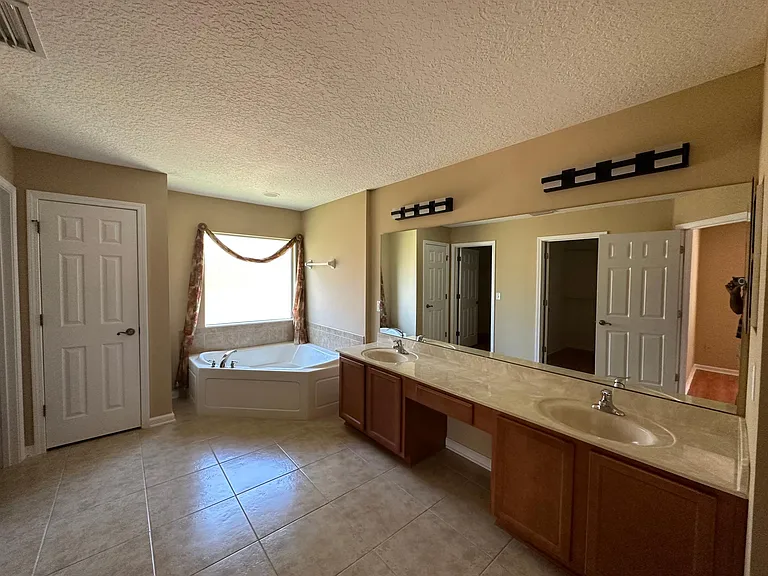 617 Spruce Creek Rd — Photo 24