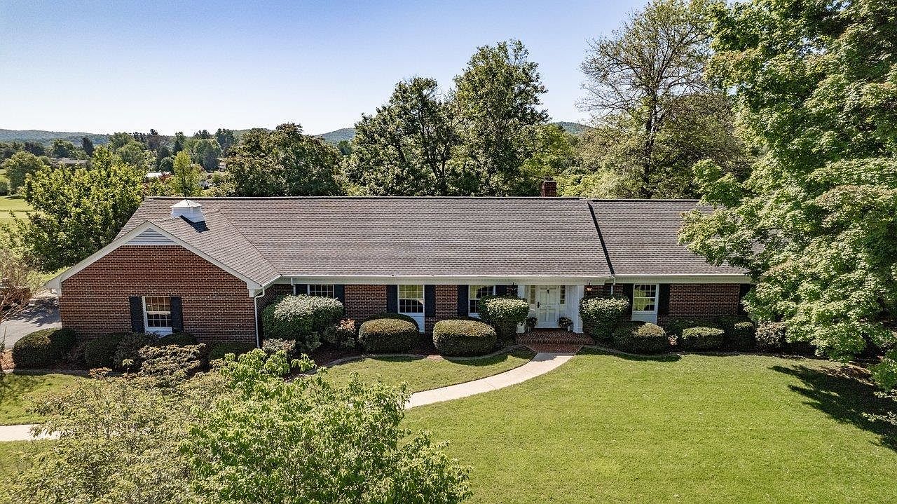 1270 Nova Dr