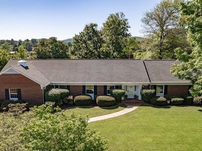 1270 Nova Dr, Waynesboro, VA, 22980
