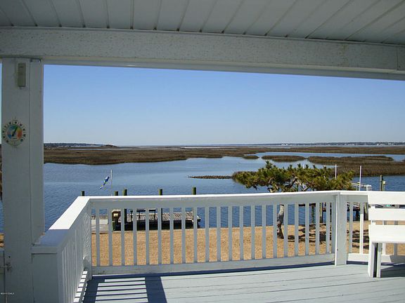 3rd image of 215 Pond Dr