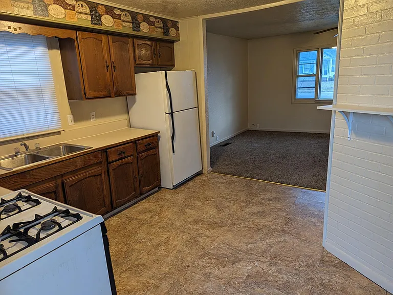 312 Mohawk St — Photo 12