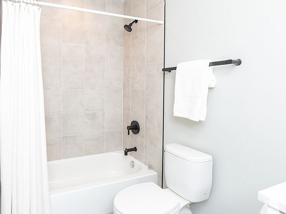 3rd image of 4409 N Seeley Ave APT 3B