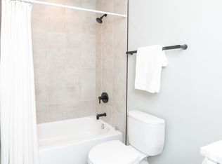 2038 W Montrose Ave #3B, Chicago, IL 60618