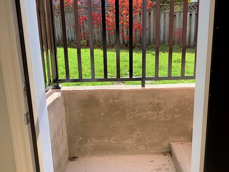 64 Mary Elizabeth Cres #BASEMENT — Photo 16