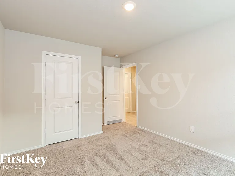 10606 Varmus Dr — Photo 12