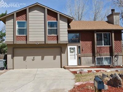 790 Vondelpark Dr, Colorado Springs, CO, 80907