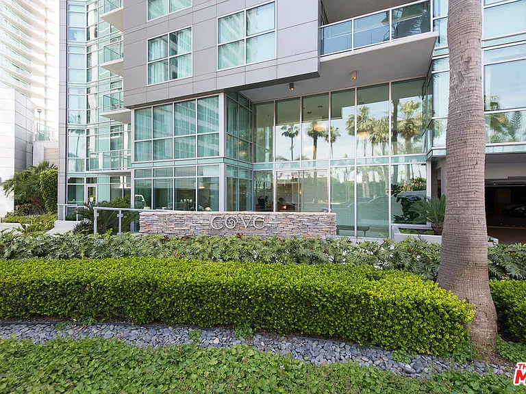 13650 Marina Pointe Dr #607 — Photo 16