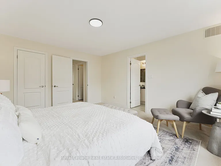 41 Mazarine Ln — Photo 28