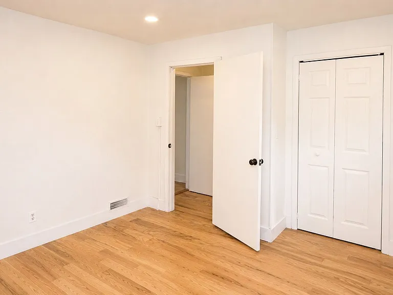 814 N Germantown Rd — Photo 15
