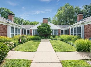 816 N McKnight Rd, Saint Louis, MO 63132