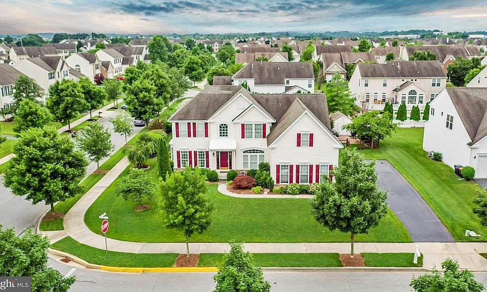 1st image of 919 Benalli Dr