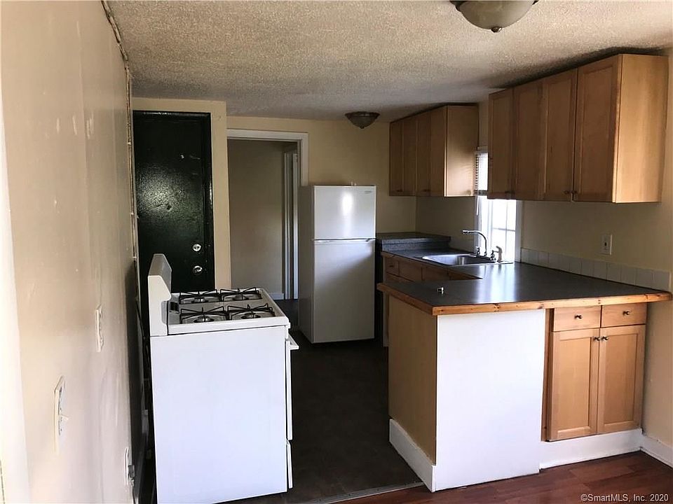2nd image of 37 Tilley St