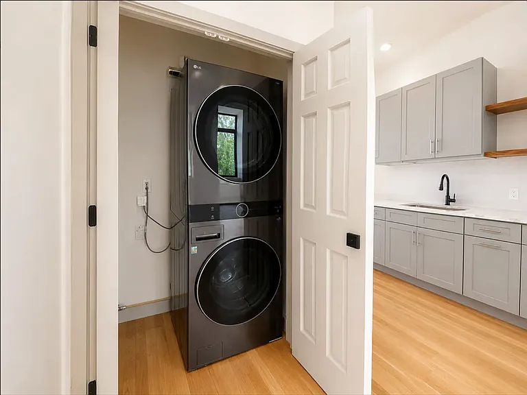 1726 Summerfield St #2L — Photo 8