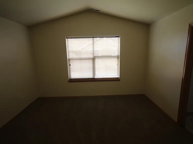 3243 SW Juniper Ave — Photo 8