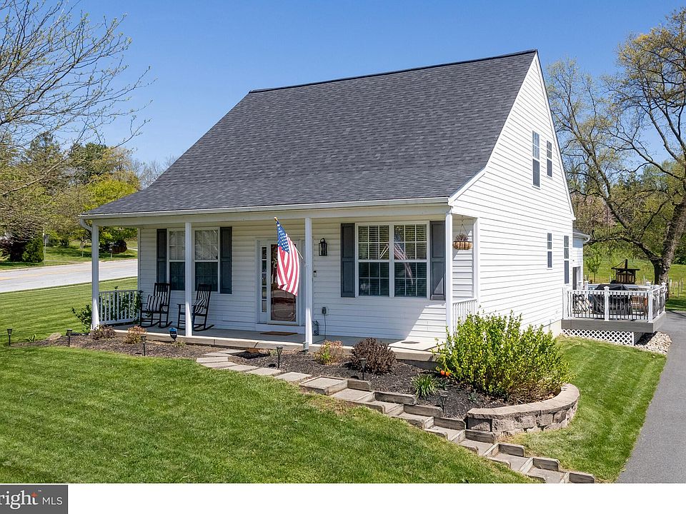 1st image of 202 Beaumont Dr