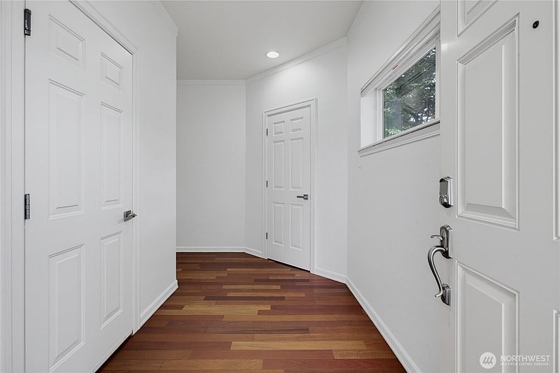 3rd image of 9729 26th Avenue SW #404