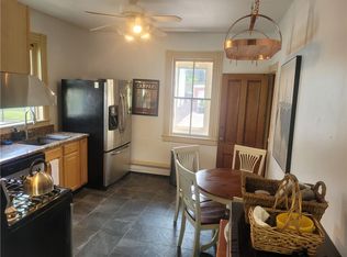 11-11 Byrnes St, Newport, RI 02840