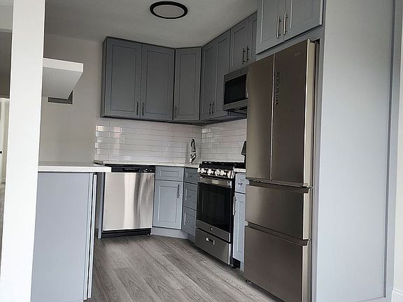 3rd image of 20-62 29th St #3