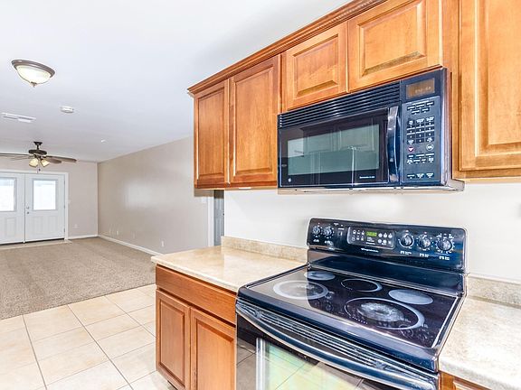4th image of 6454 E University Dr APT 31