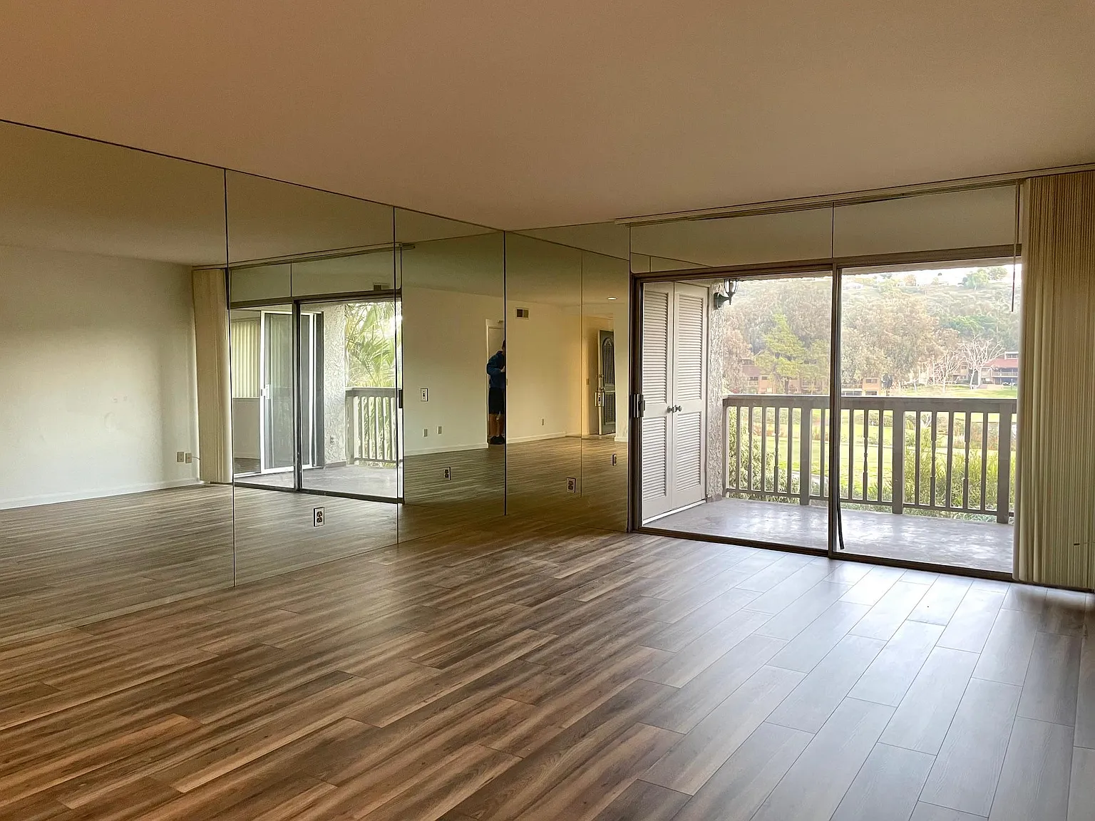 2 bed, 1044 sqft, $3,295 — Photo 2