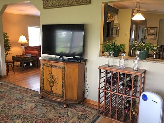 2nd image of 236 Las Palmas Blvd